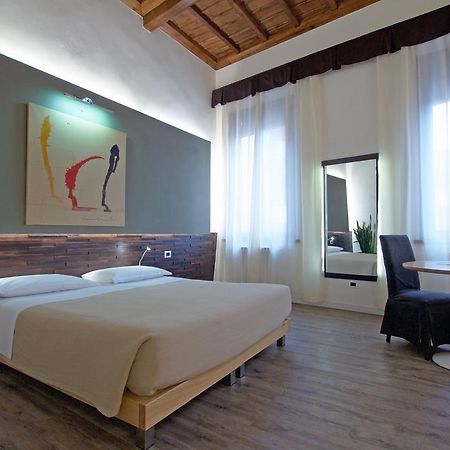 Alkimia Smart Rooms Ferrara Bagian luar foto