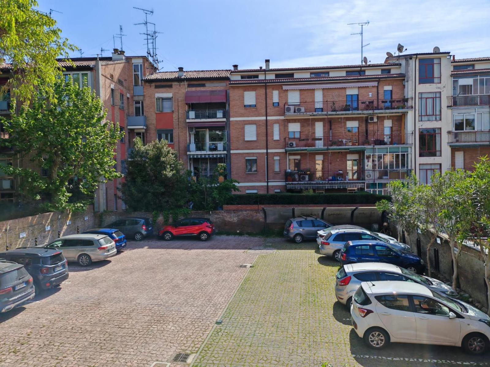Alkimia Smart Rooms Ferrara Bagian luar foto