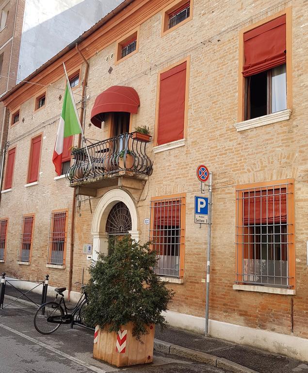 Alkimia Smart Rooms Ferrara Bagian luar foto
